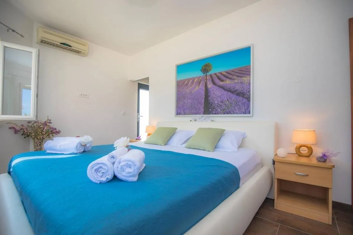 Image 1 of Luxury villa with a swimming pool Vrpolje, Sibenik – 21843