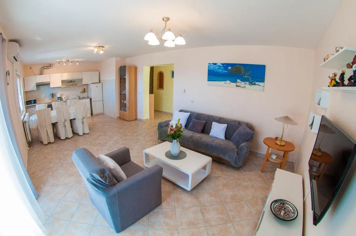 Image 4 of Maestral Suites