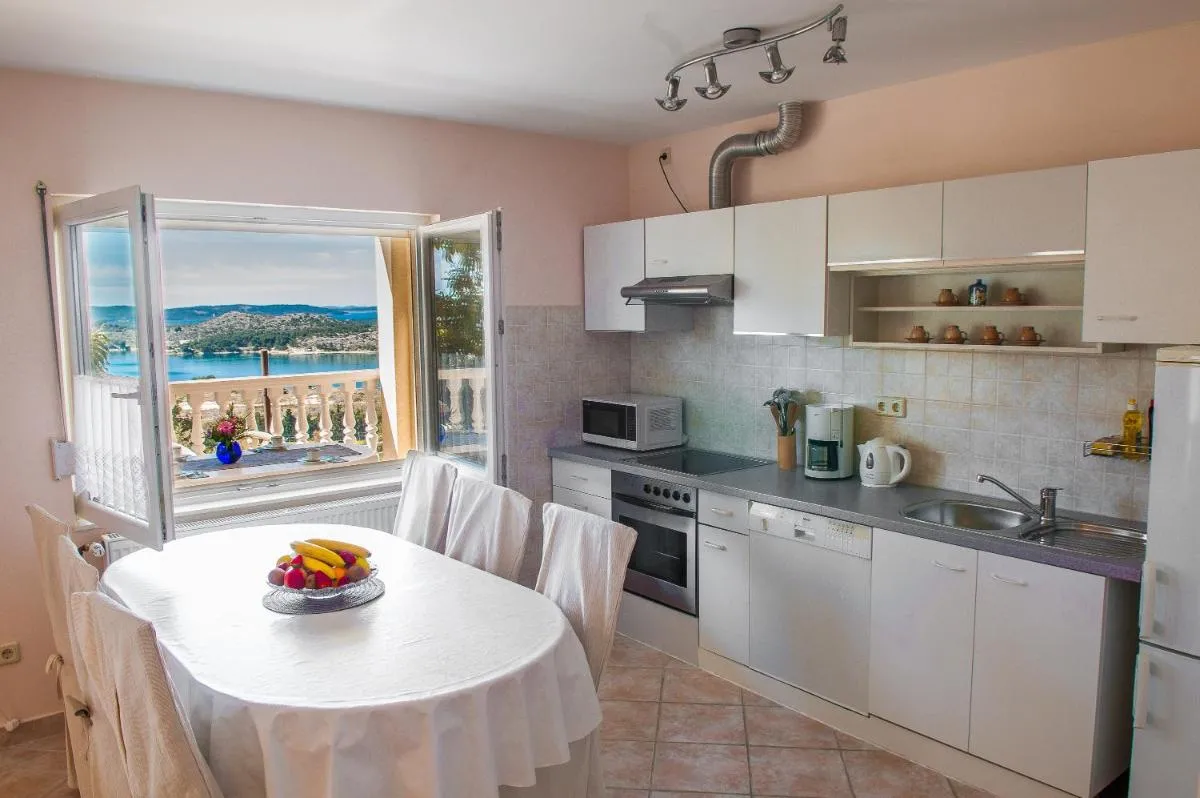 Image 3 of Maestral Suites