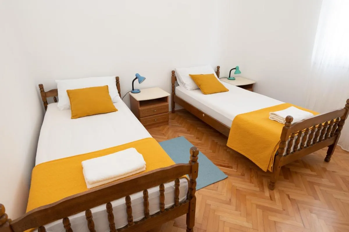 Image 1 of Piano Apartment