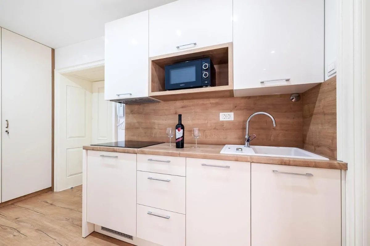 Image 1 of Rialto Luxury Apartment
