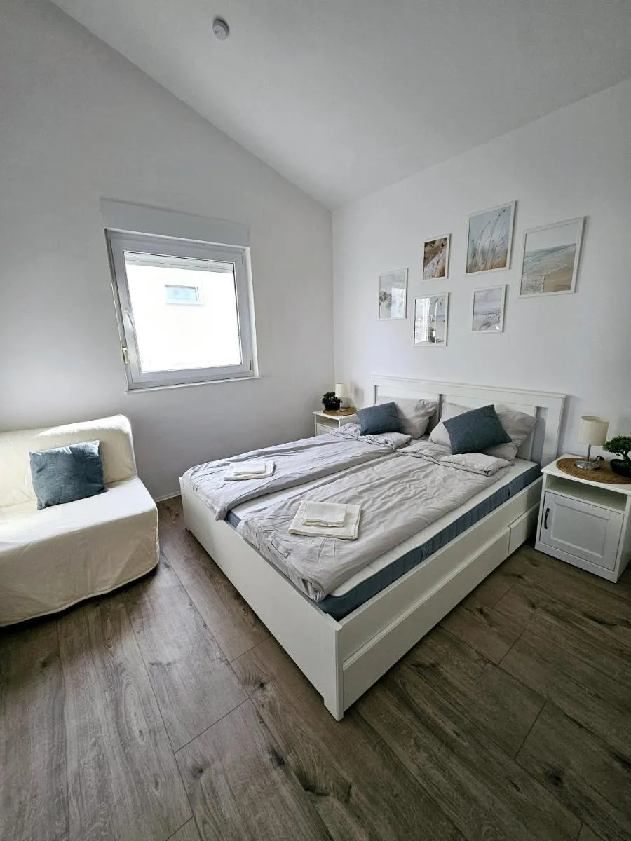 Image 3 of Seaview apartment at beach