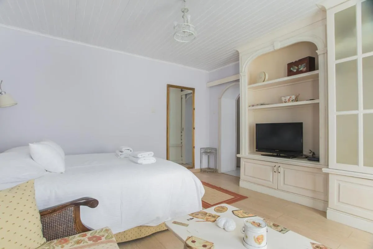 Image 4 of Shabby Chic Apartments