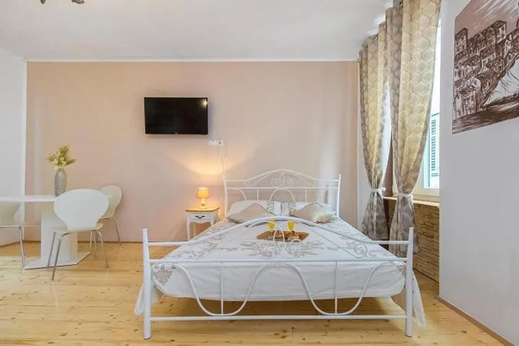 Image 4 of Sibenik Antique Studio Apartment – old town