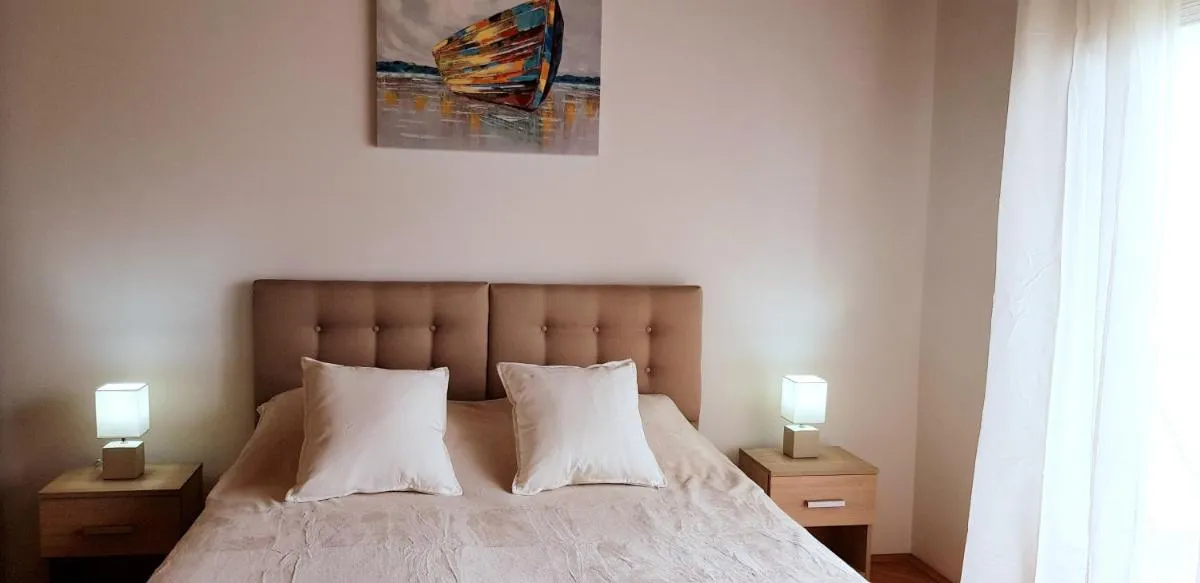 Image 4 of Solaris Apartments