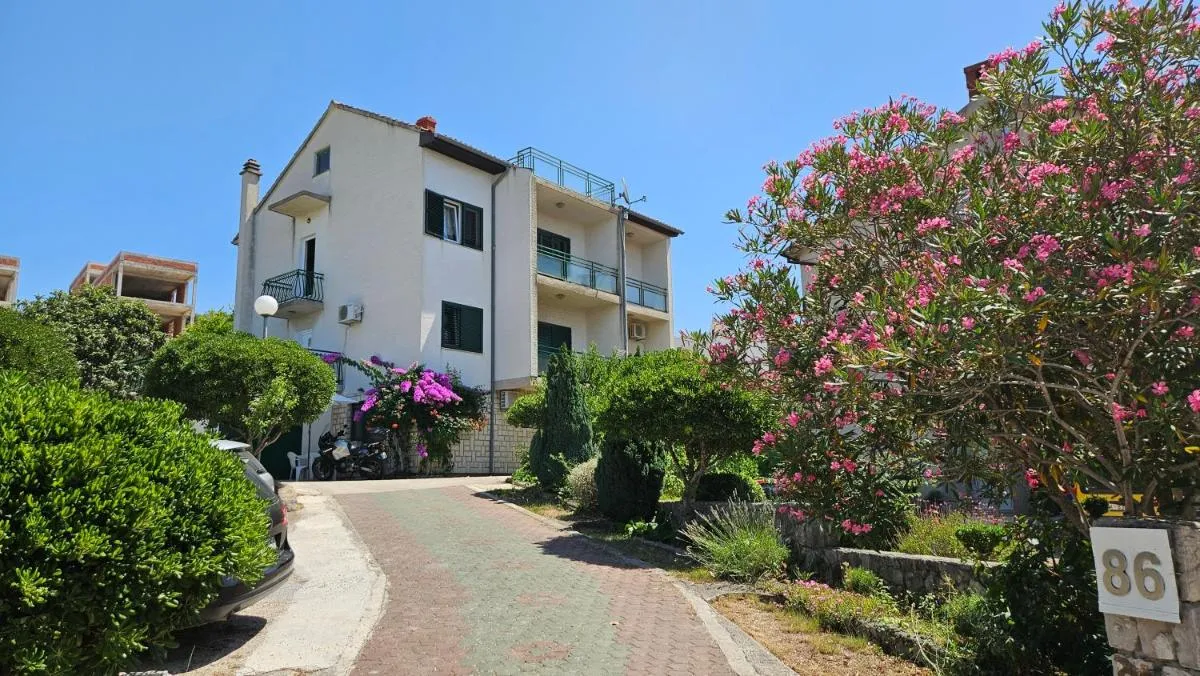 Image 6 of Solaris Apartments