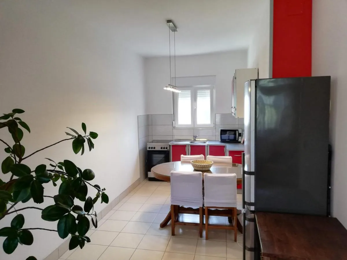 Image 3 of Spacious family apartment with parking in the shade and barbecue house