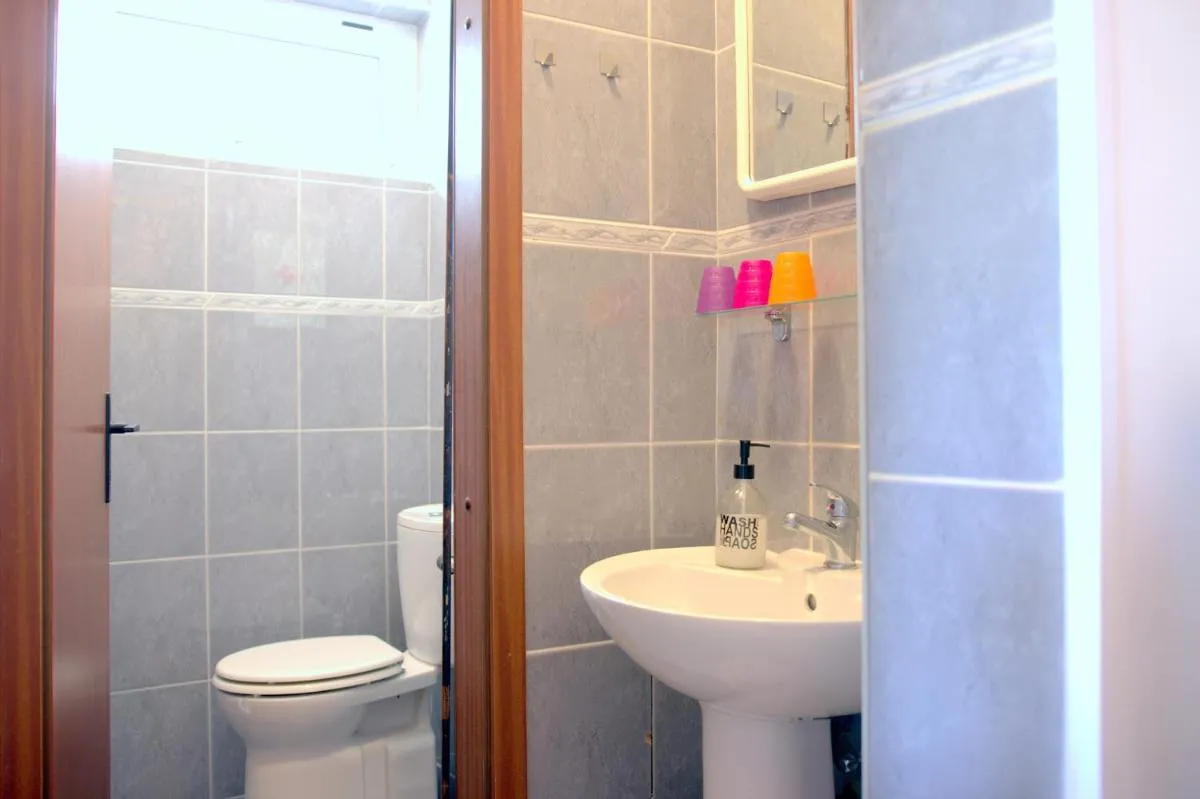 Image 1 of Studio apartment Gray