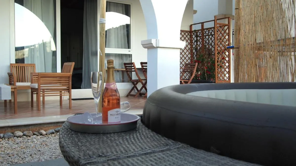 Image 6 of Studio apartment Gray