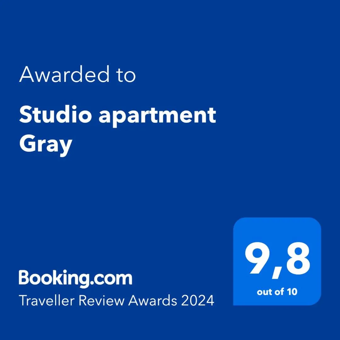 Image 3 of Studio apartment Gray