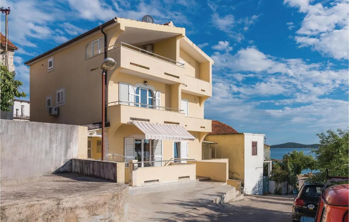 Image 2 of Three-Bedroom Holiday Home In Sibenik