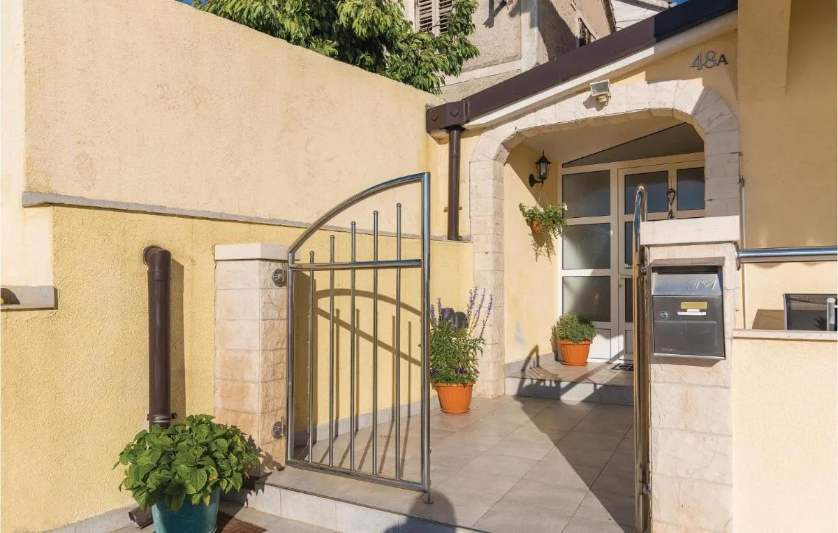 Image 6 of Three-Bedroom Holiday Home In Sibenik