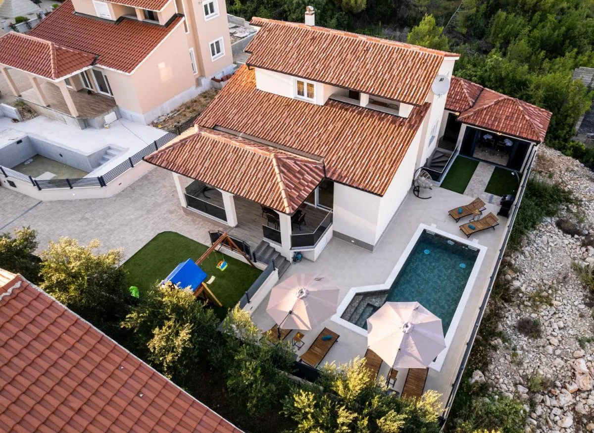 Image 3 of Villa G&N