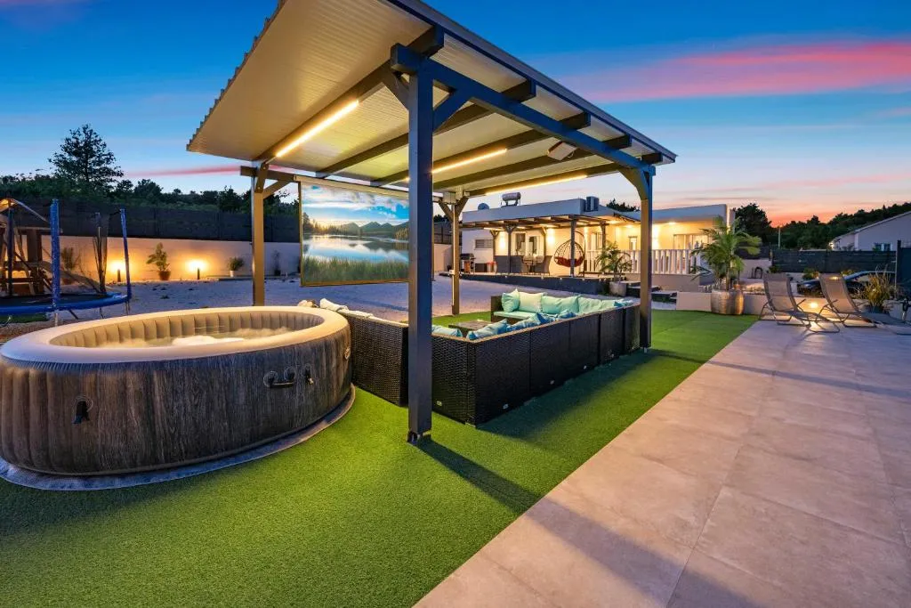 Image of Villa VERONICA with CINEMA PROJECTOR by the HEATED POOL and JACUZZI