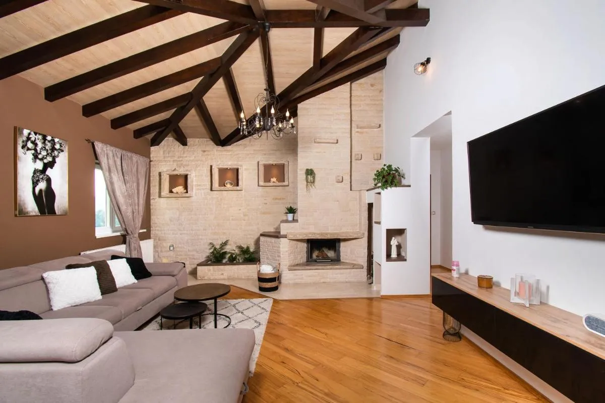 Image 5 of Villa Whitestone